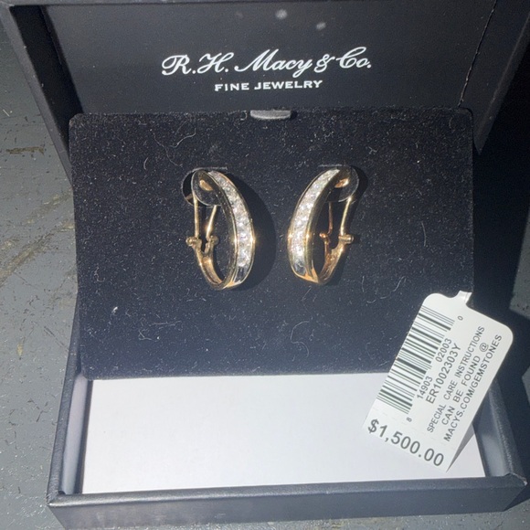 R.H Macy&Co fine jewelry diamond earrings - Picture 4 of 15
